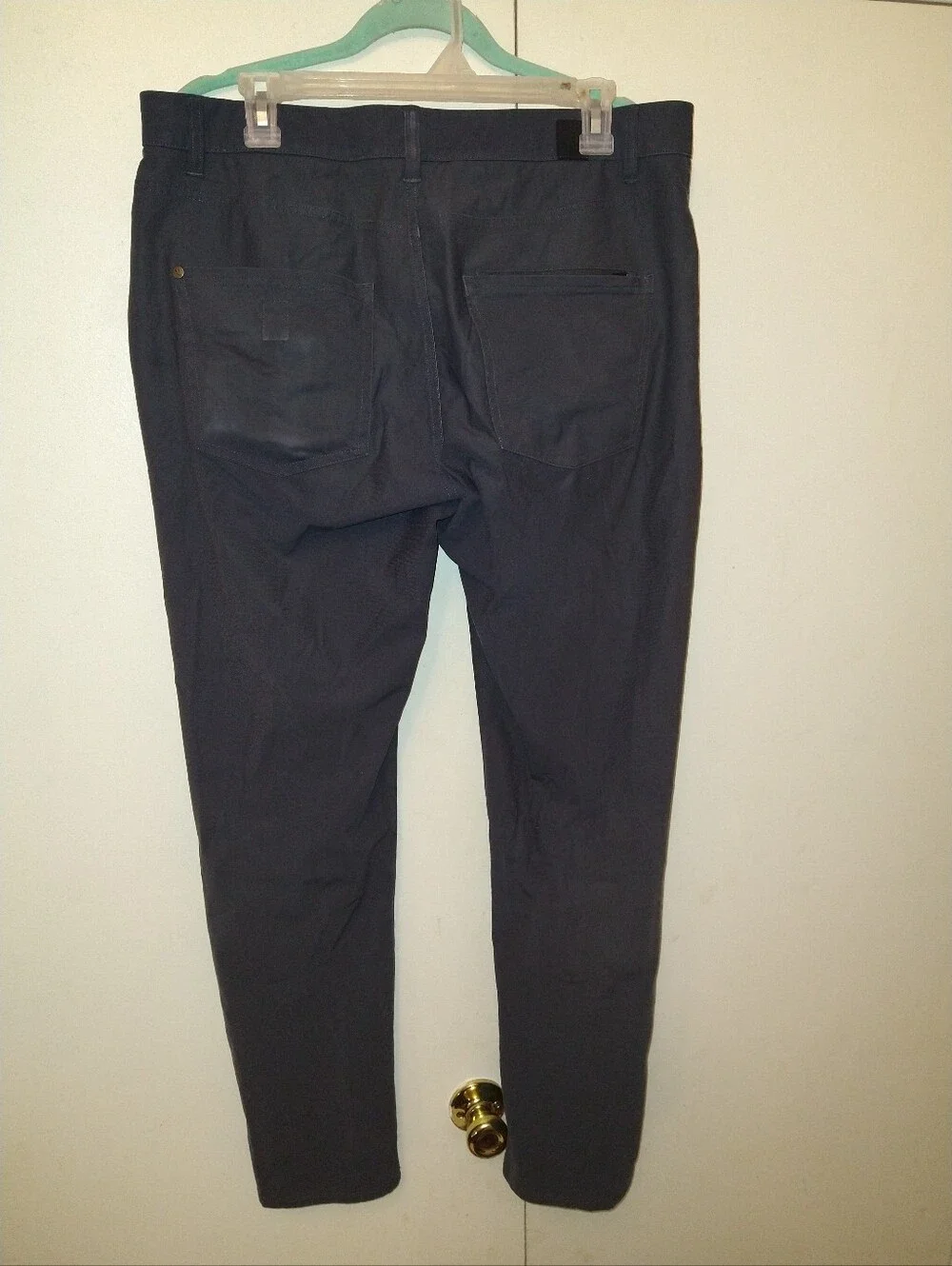 Vuori Meta Gray Athletic Slim Fit Chino Pants Men's sz 34x32.